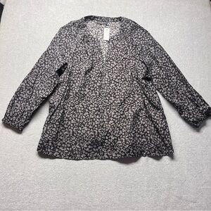 Lane Bryant Women’s Blouse Black White Floral V-Neck NWT‎ size 22/24